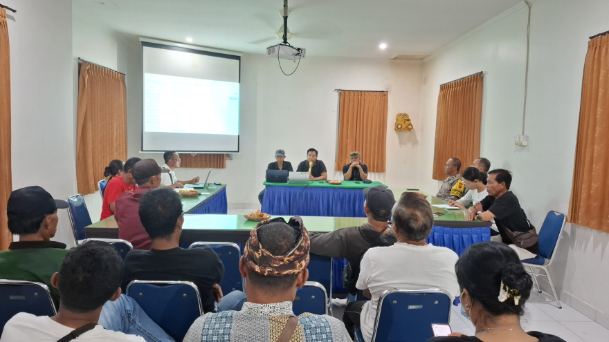 Pembahasan Rencana Kerja Pemerintah Desa (RKPDes) Tahun 2026 bertempat di Kantor Desa Kuwum
