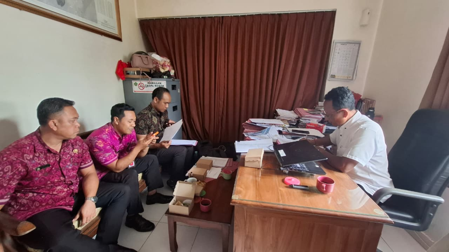 Kunjungan Tim Monitoring Pra Evaluasi dan Verifikasi APBDESA 2026 di Kantor Desa Kuwum, Kecamatan Marga, Kabupaten Tabanan
