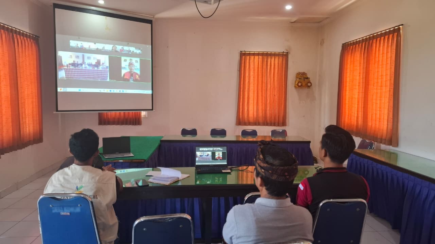 Pelatihan Pendataan Modul Data Presisi pada Aplikasi OpenSID melalui Zoom Meeting bertempat di ruang rapat Kantor Desa Kuwum
