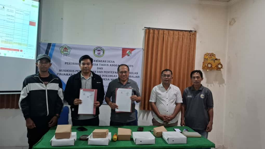 Pemerintah Desa Kuwum menggelar Musyawarah Desa yang membahas perubahan APBDesa Tahun Anggaran 2025 dan Musyawarah Desa Khusus (Musdesus) tentang pembahasan dan penyepakatan usulan dan persetujuan duk