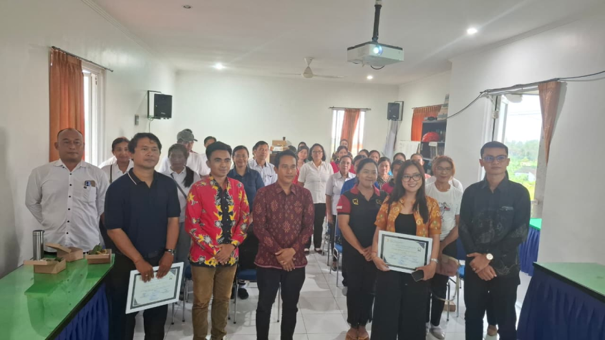 Komunikasi Digital Berbasis Kearifan Lokal dalam Mewujudkan Smart Culture Village di Desa Kuwum